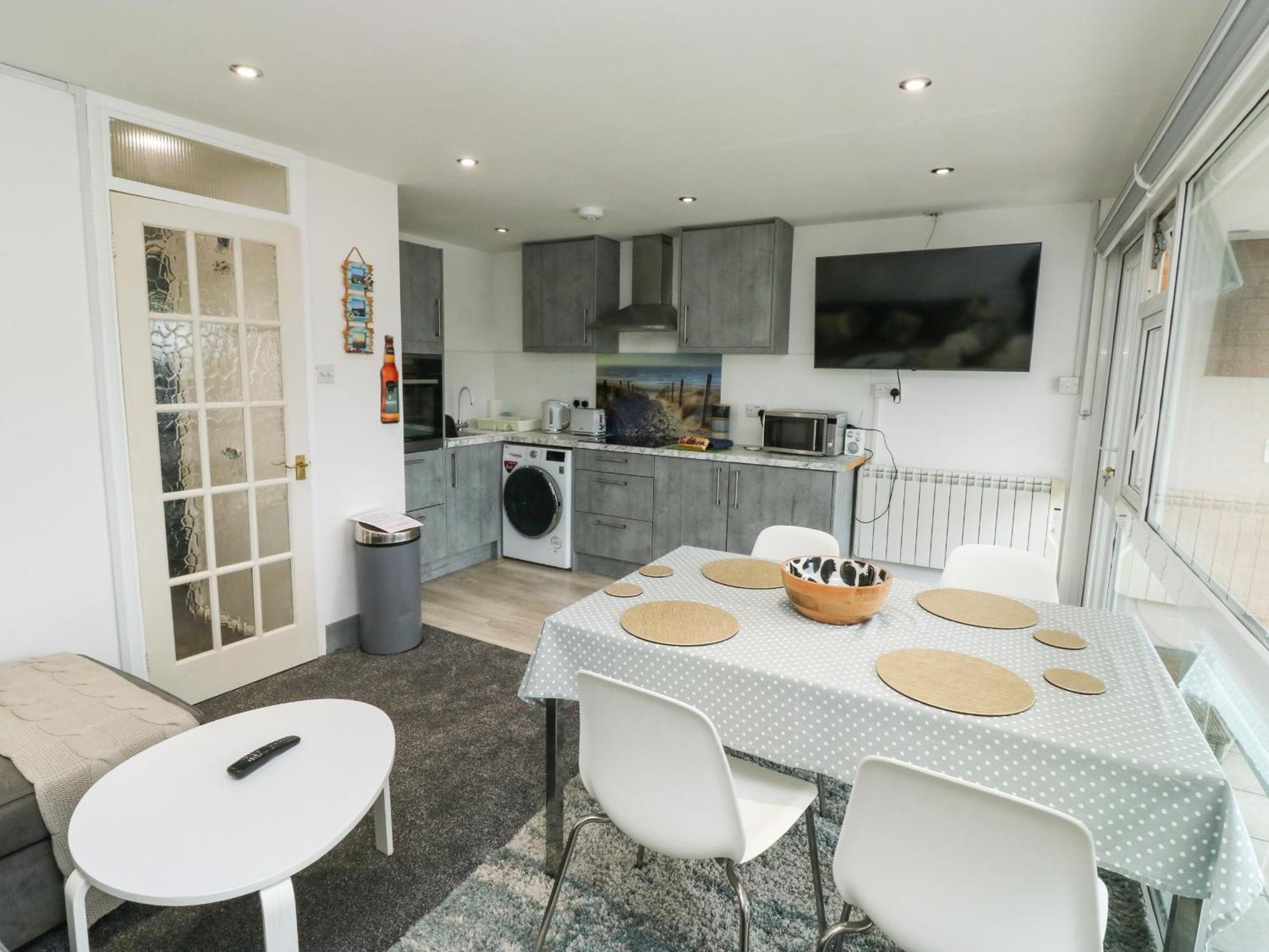 Sunny View Apartment Долиш Екстериор снимка
